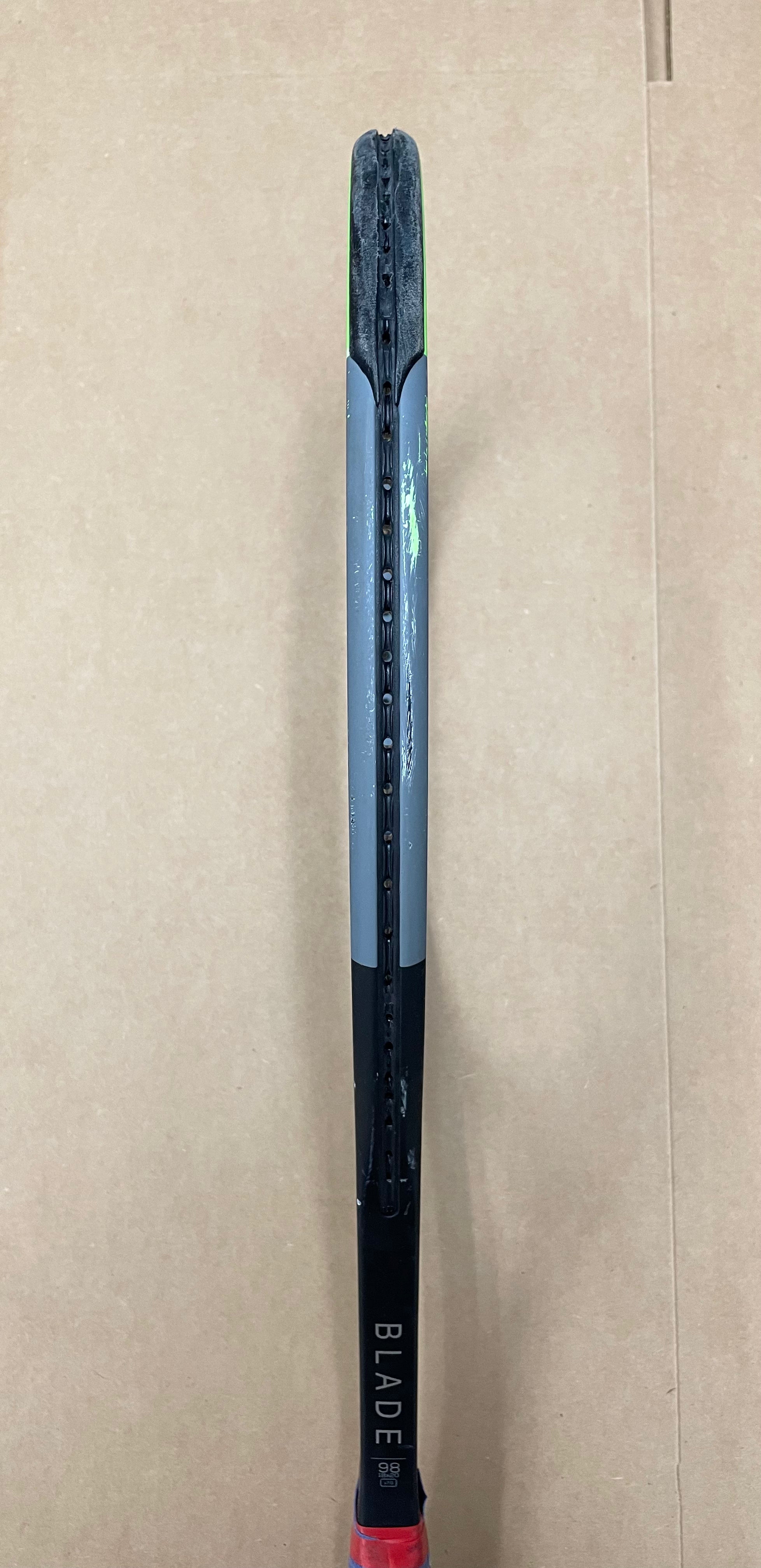 Used - Wilson Blade 98 18x20 v7 (4 3/8")