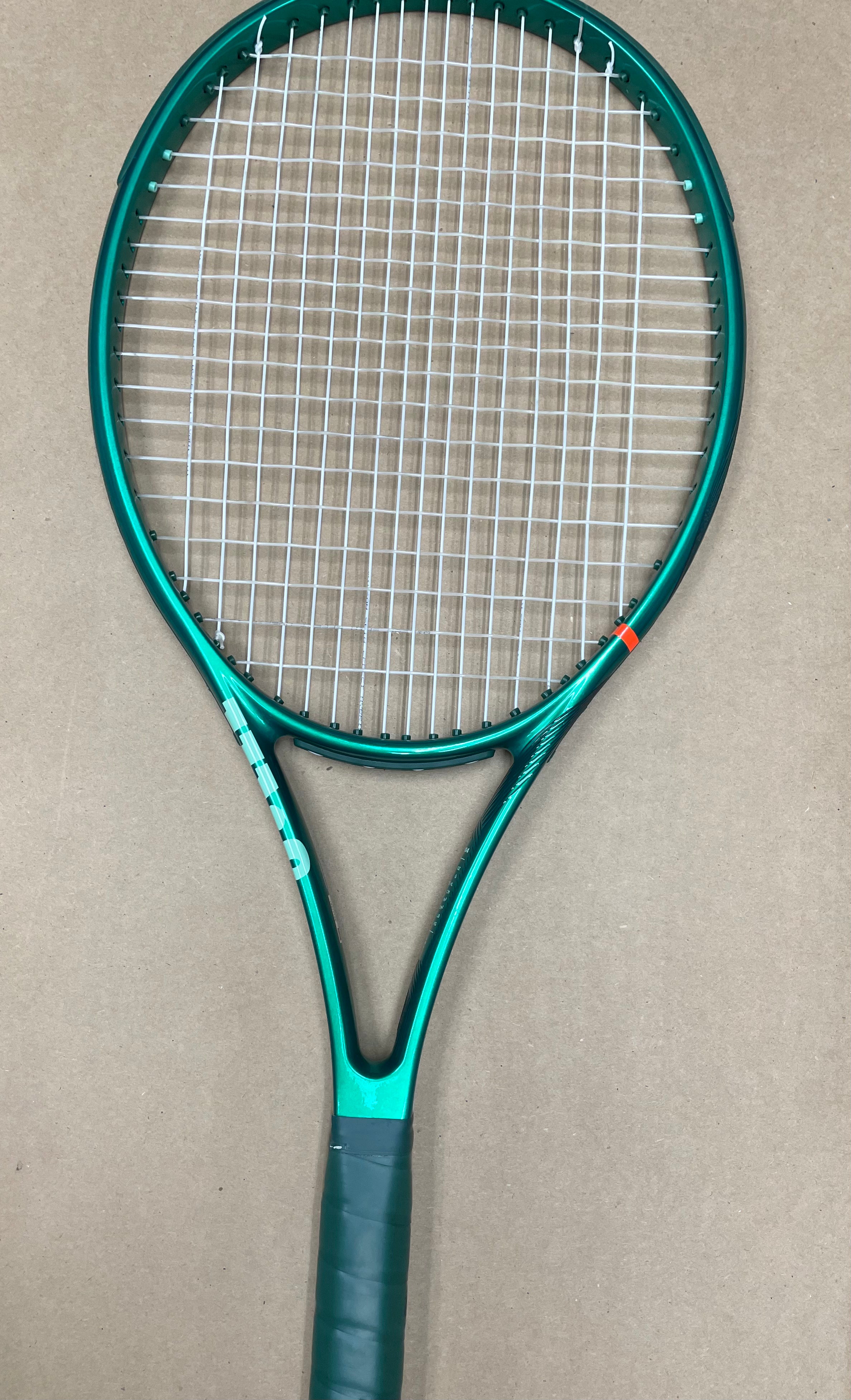 Used - Wilson Blade 104 16x19 v10 (4 3/8")