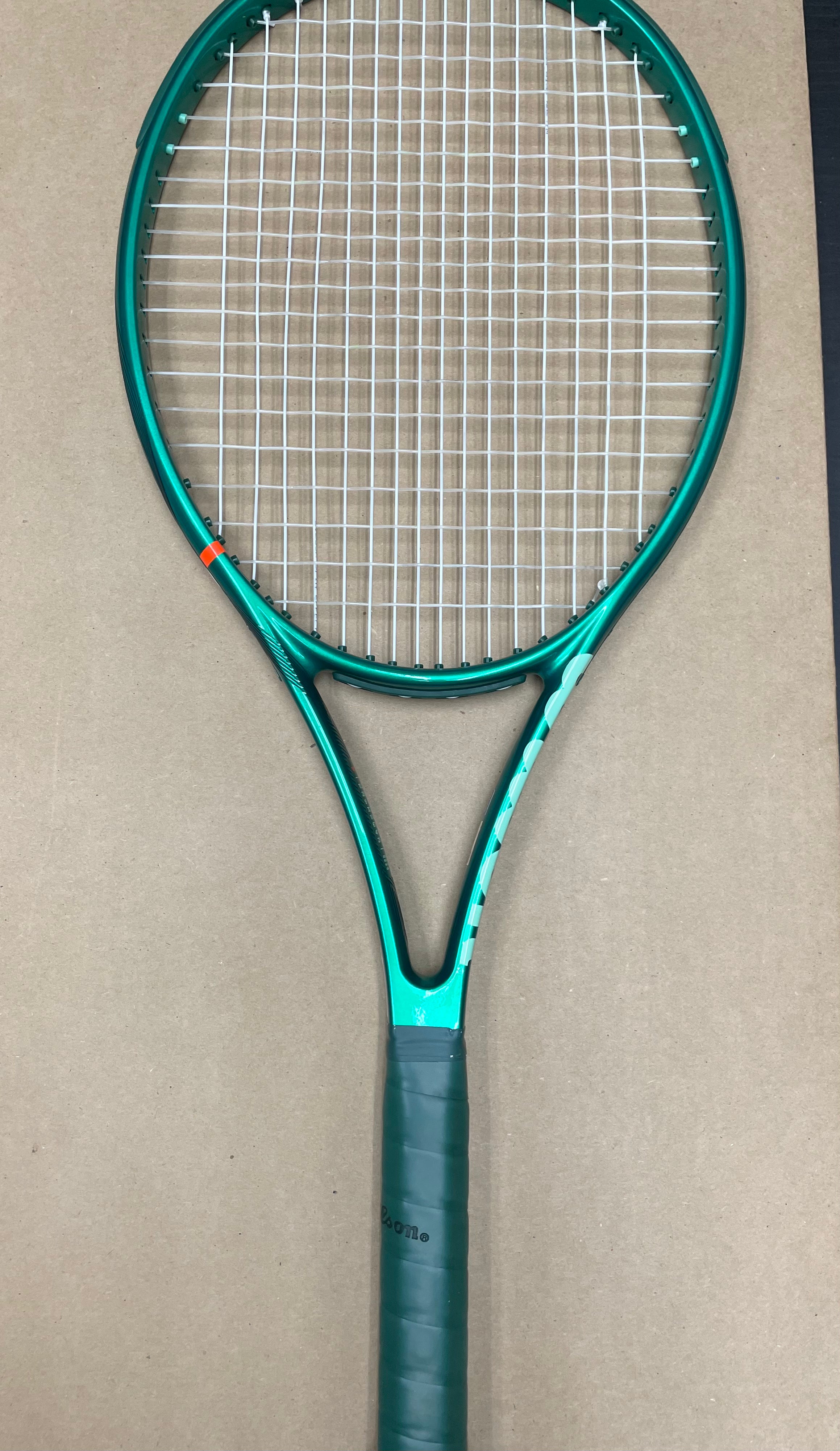 Used - Wilson Blade 104 16x19 v10 (4 3/8")