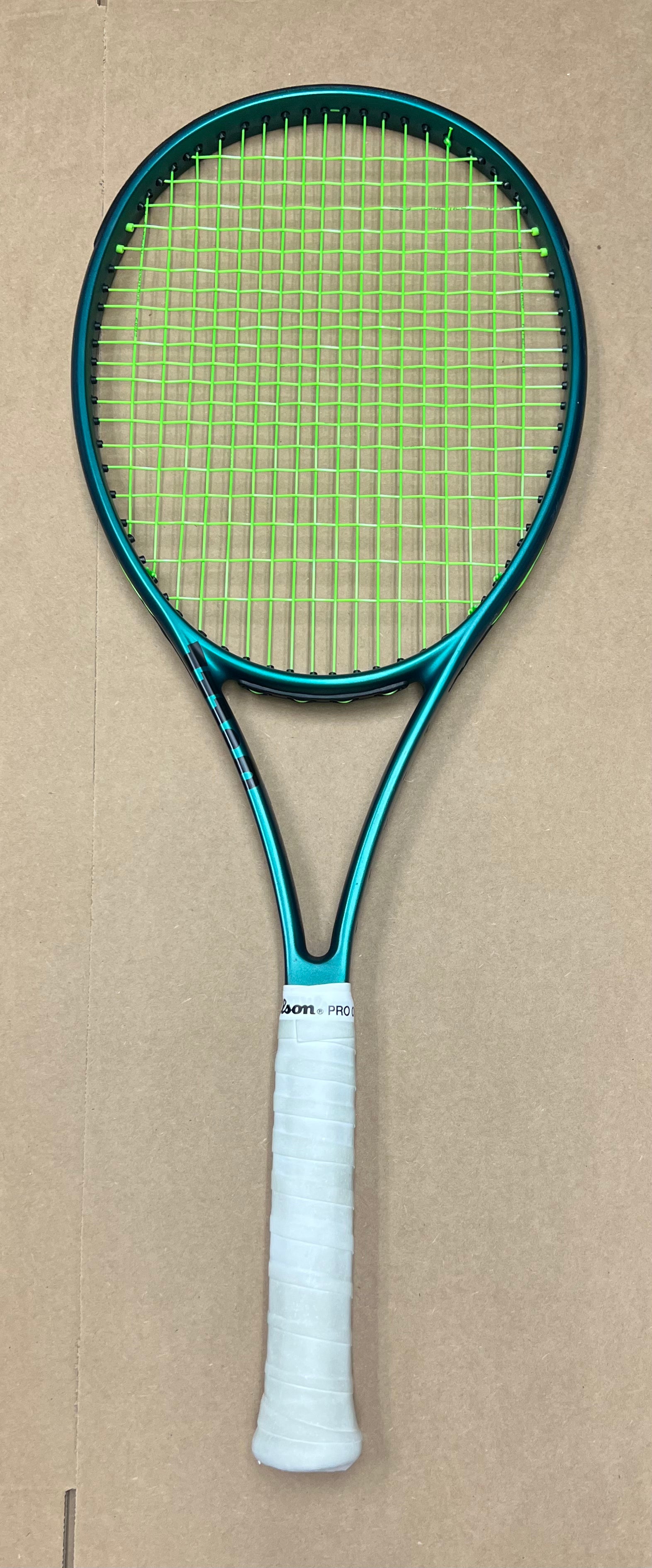 Used - Wilson Blade 98 18x20 v9 (4 1/4")